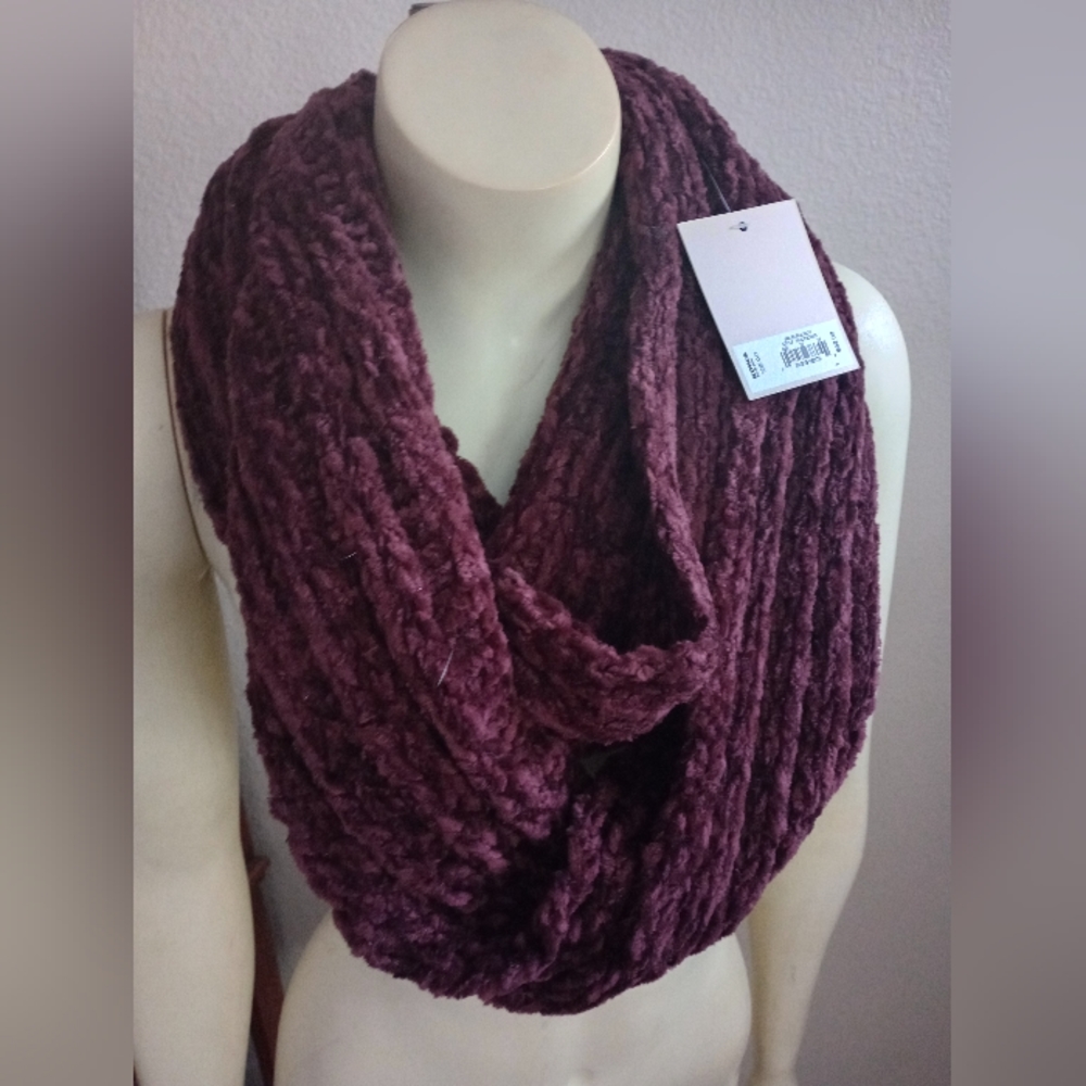 LC Lauren Conrad Scarf Burgundy NWT OS